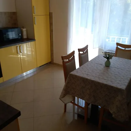 Beachfront With Balcony Apartman